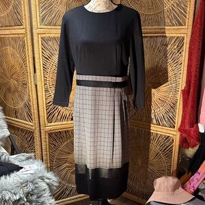 Nue by Shani Black and Gray Long Sleeve Dress